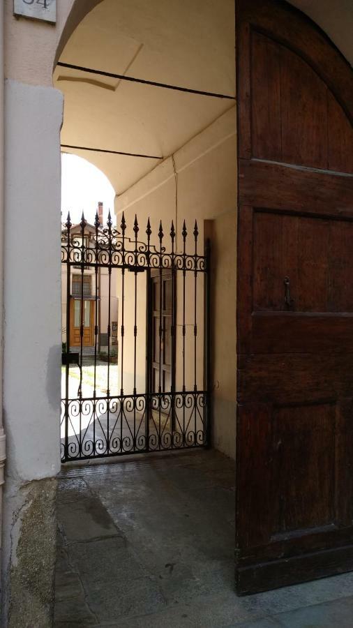 Cardano Apartment Pavia Bagian luar foto