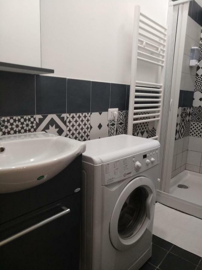 Cardano Apartment Pavia Bagian luar foto