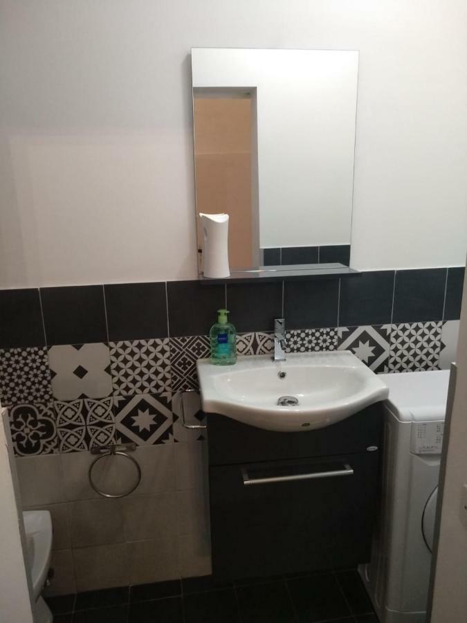 Cardano Apartment Pavia Bagian luar foto